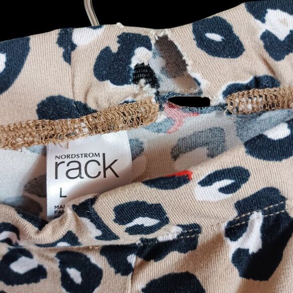Nordstrom Rack Women Top Pants Cheetah Leopard 2pc Soft PJ's Sleepwear Set Sz L - Picture 8 of 10